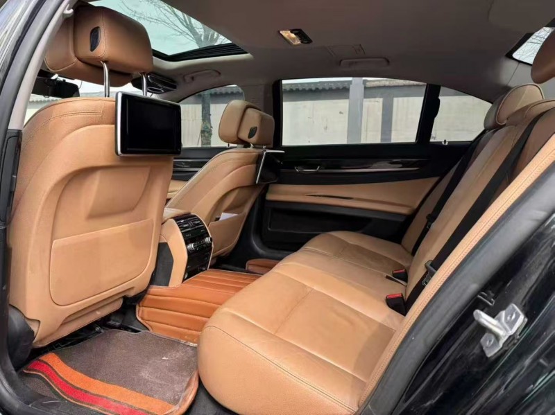 郑州13年宝马7系5