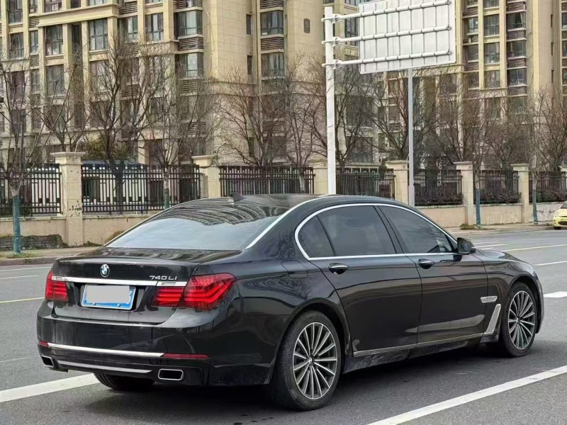 郑州13年宝马7系7