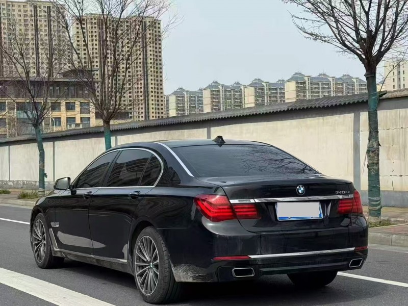 郑州13年宝马7系8