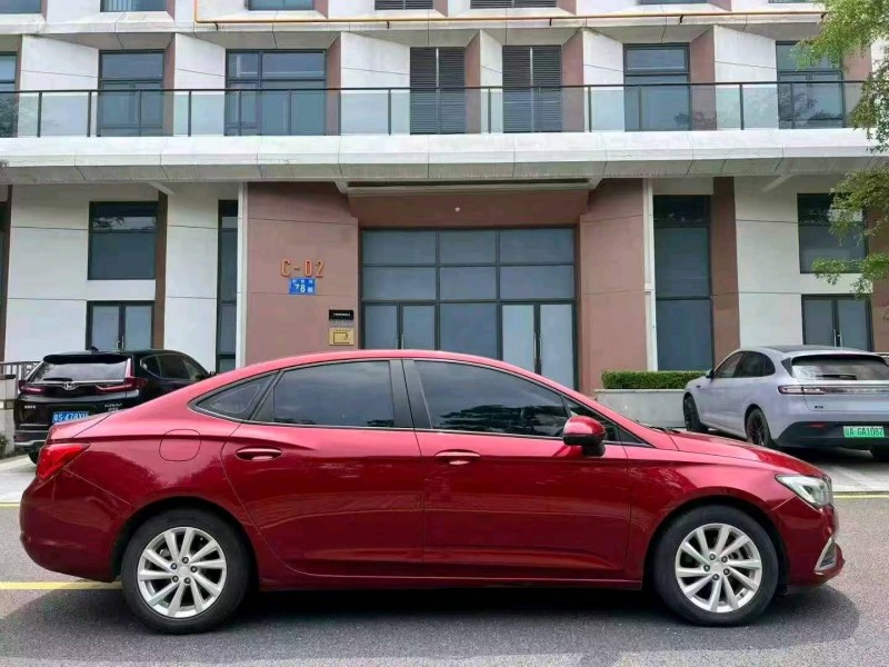 广州18年别克威朗6