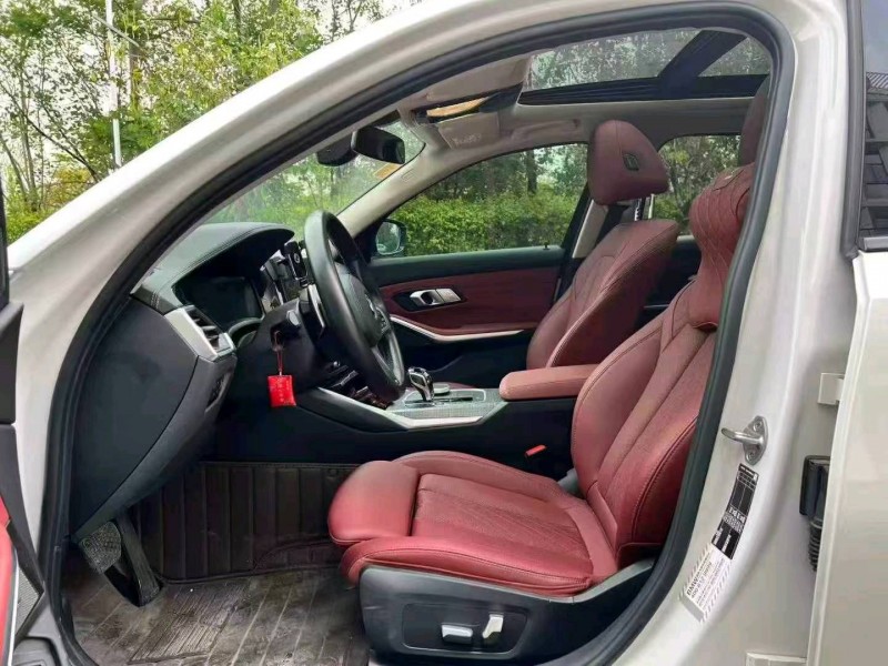 广州22年宝马3系9