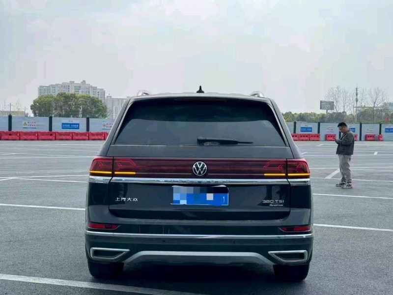 荆州23年大众途昂5