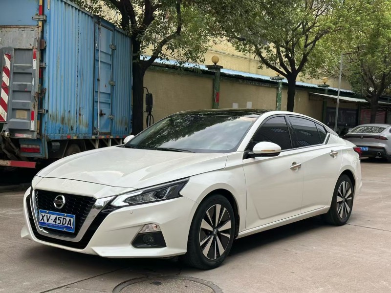 中山21年日产天籁2