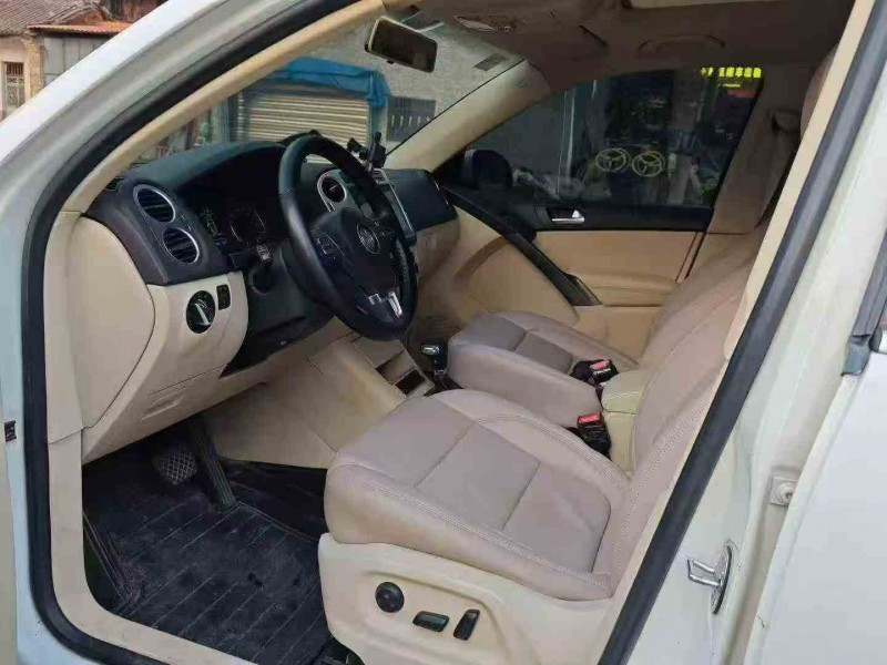 珠海10年大众途观4