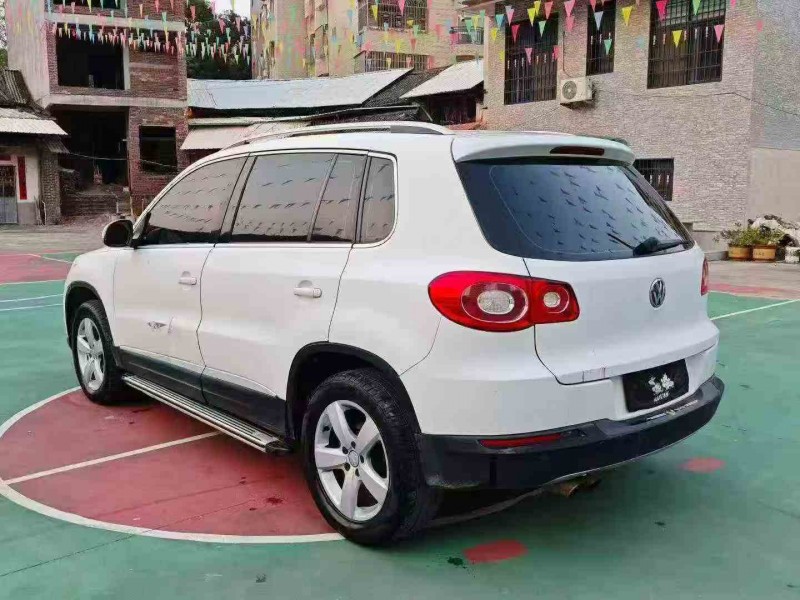 珠海10年大众途观8