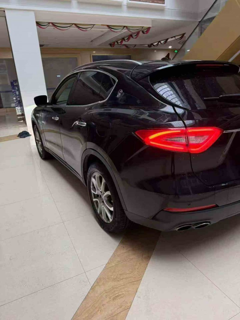 马鞍山17年玛莎拉蒂Levante9