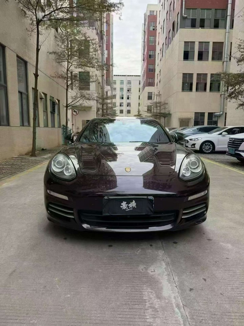 佛山15年保时捷帕拉梅拉1