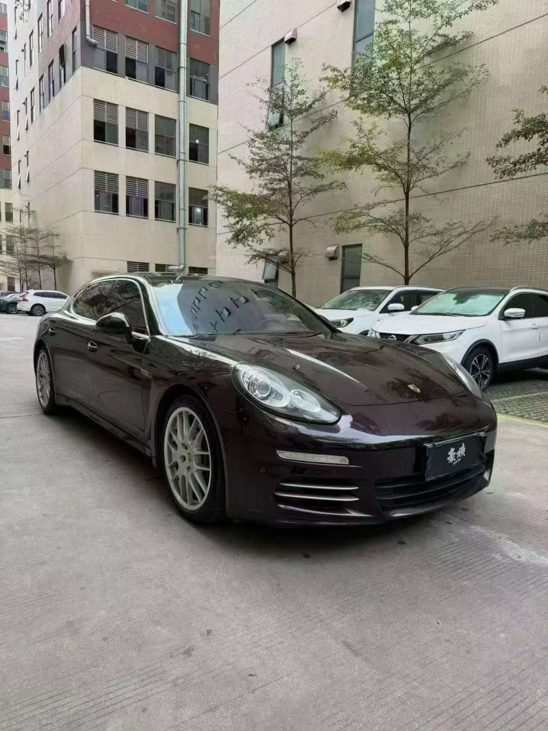 佛山15年保时捷帕拉梅拉2