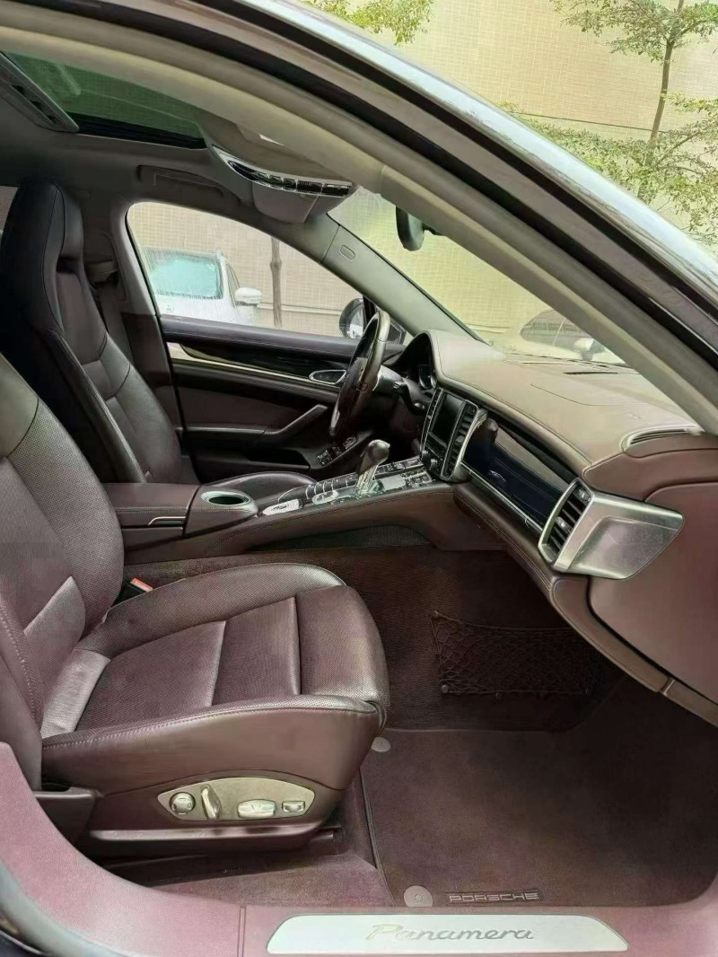 佛山15年保时捷帕拉梅拉7