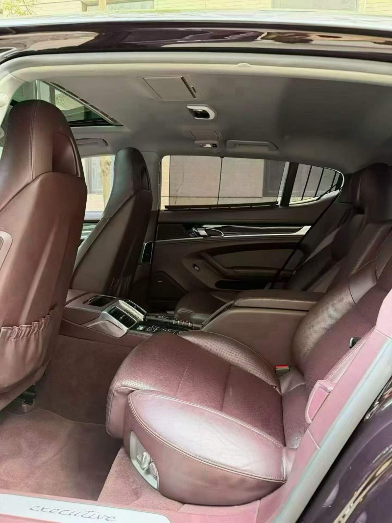 佛山15年保时捷帕拉梅拉9