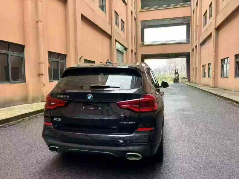 重庆20年宝马X38
