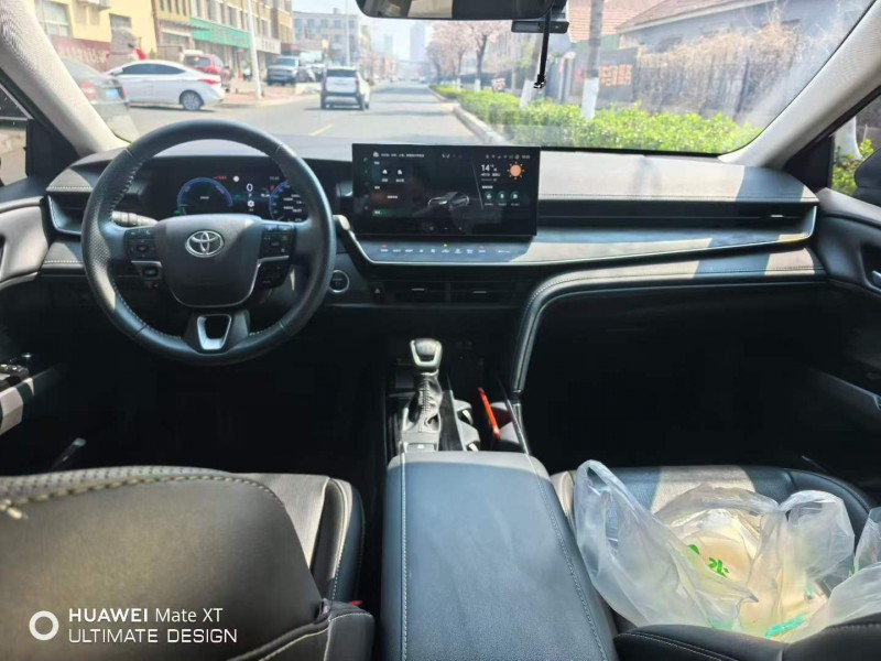 青岛24年丰田凯美瑞7