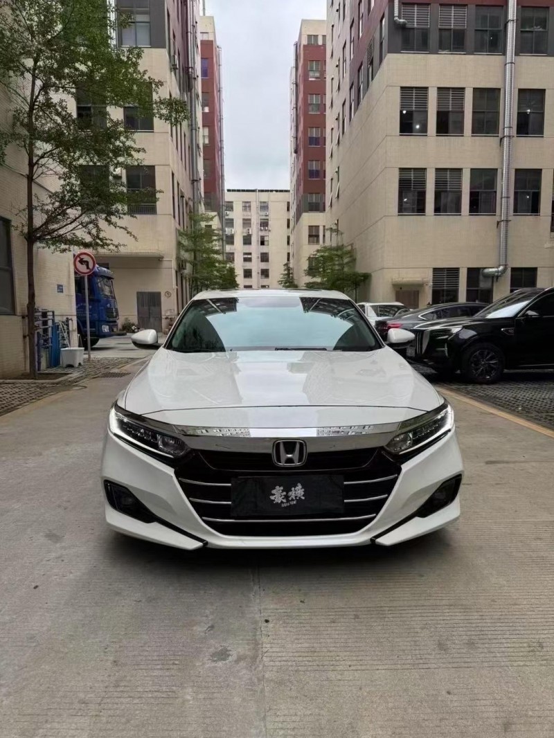 佛山22年本田雅阁1