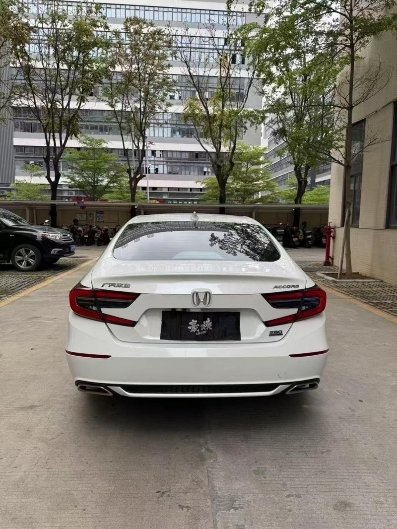 佛山22年本田雅阁4