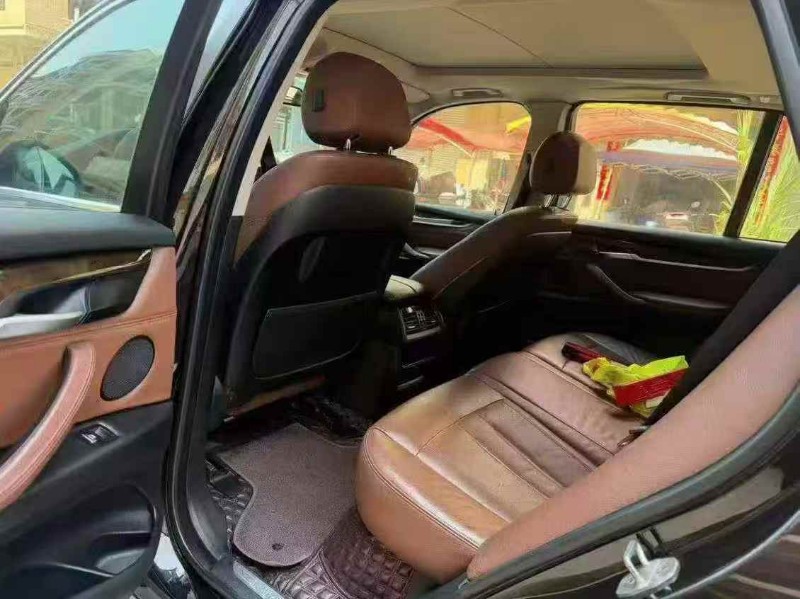 桂林15年宝马X56