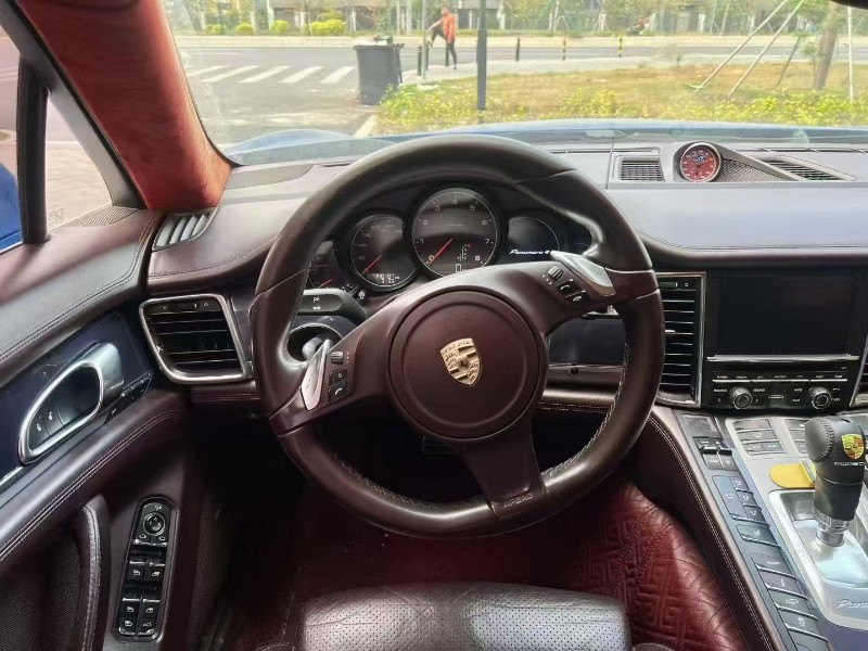 深圳14年保时捷帕拉梅拉3