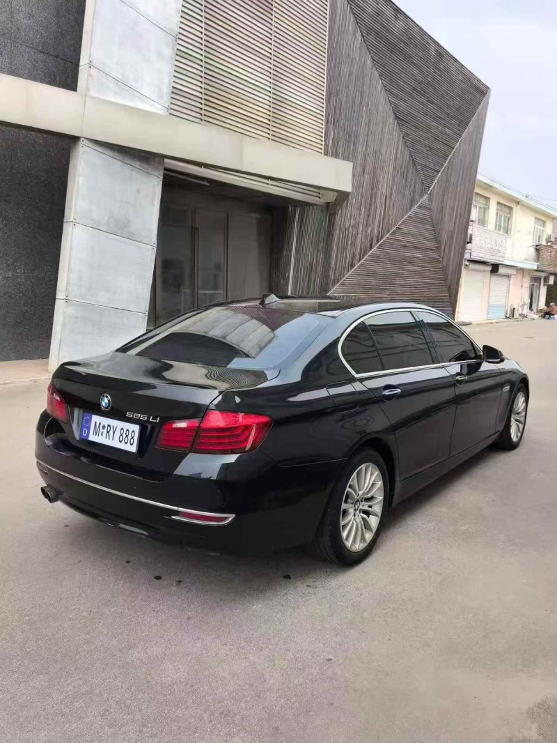 济宁15年宝马5系8