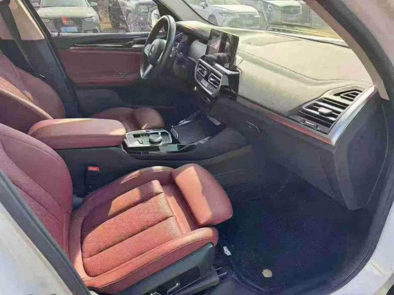 济宁24年宝马IX8