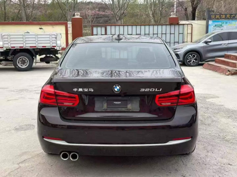 淄博19年宝马3系8
