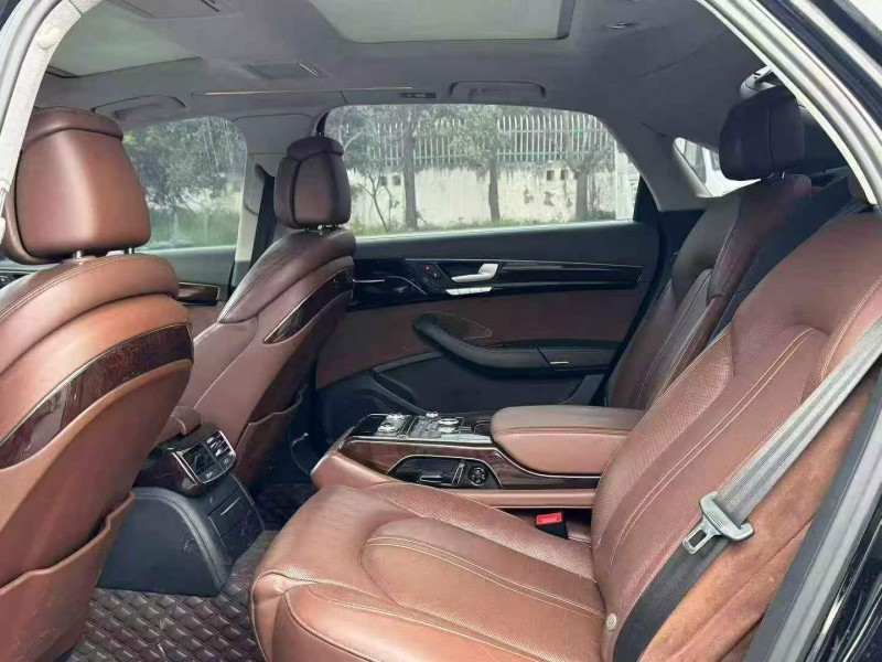 无锡16年奥迪A8L5