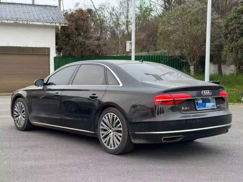 无锡16年奥迪A8L8