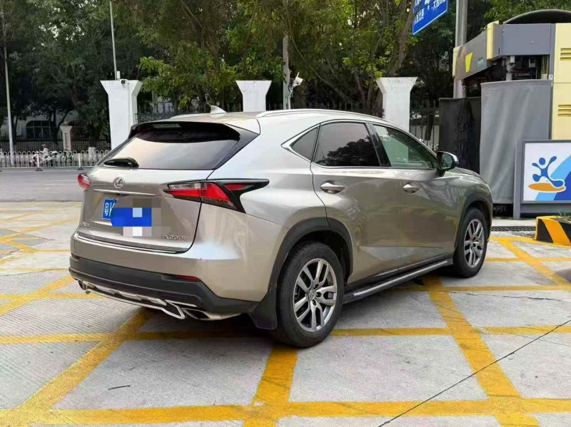 徐州17年雷克萨斯NX4