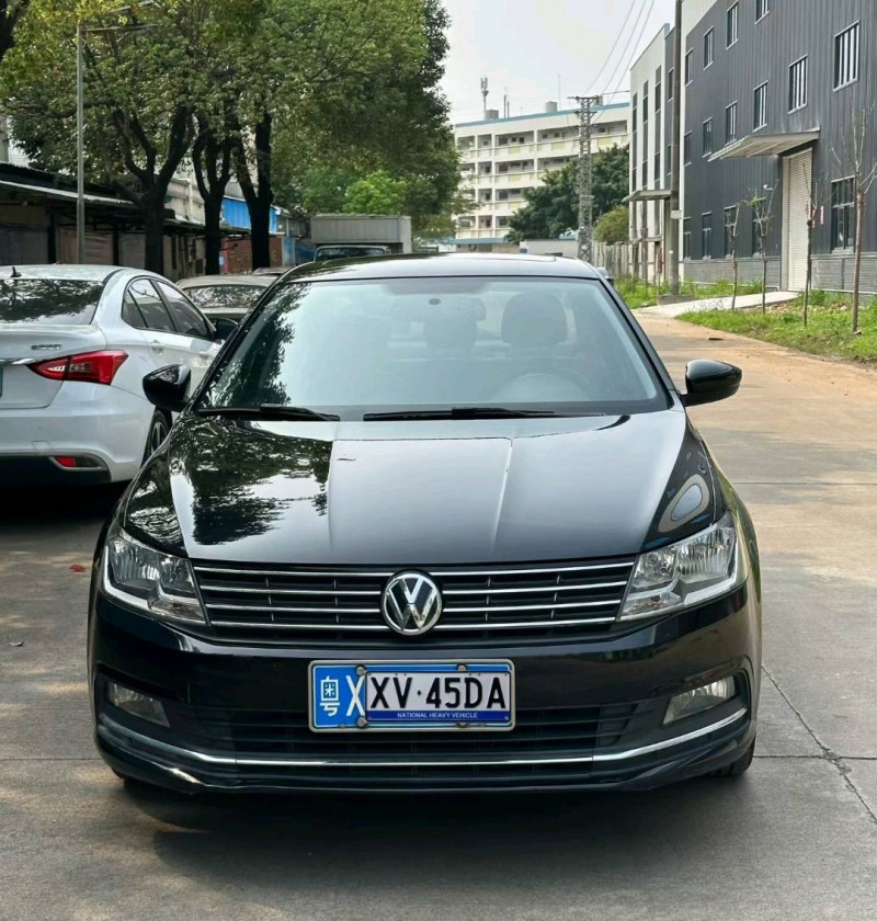 中山17年大众朗逸1