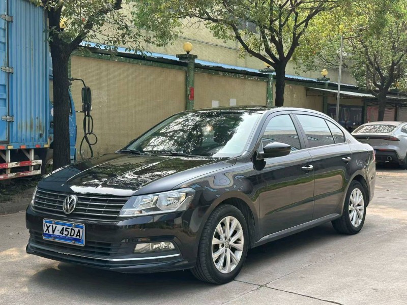 中山17年大众朗逸2