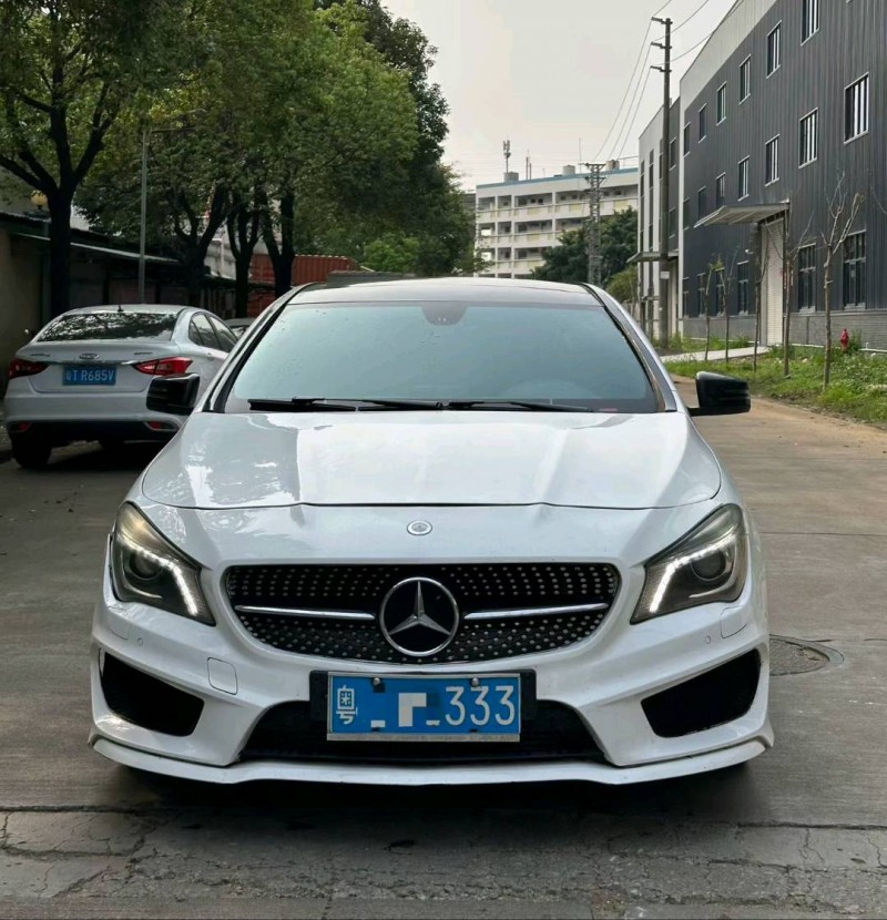 中山15年奔驰CLA1