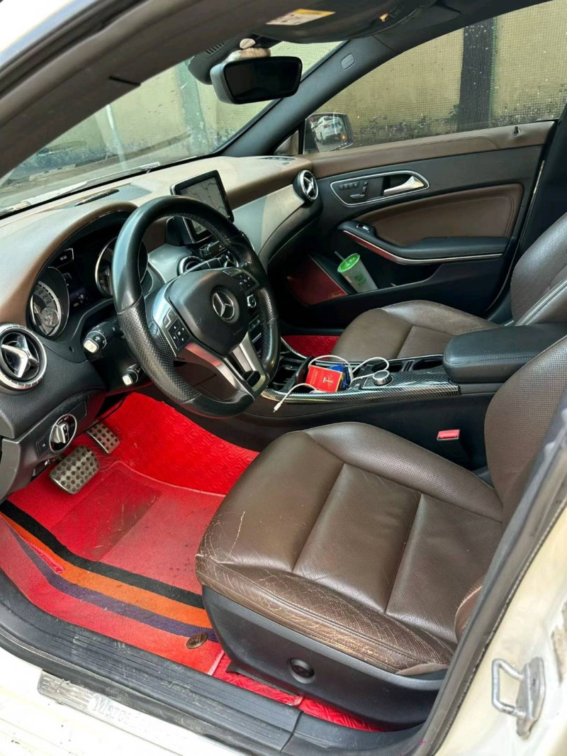 中山15年奔驰CLA3