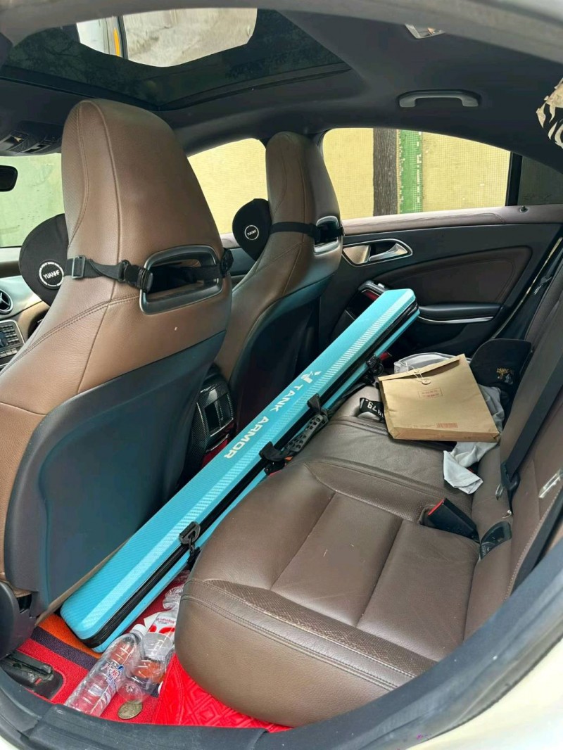 中山15年奔驰CLA6