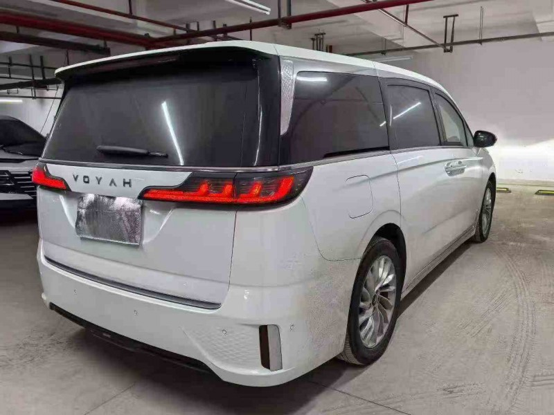 咸阳22年岚图汽车梦想家7