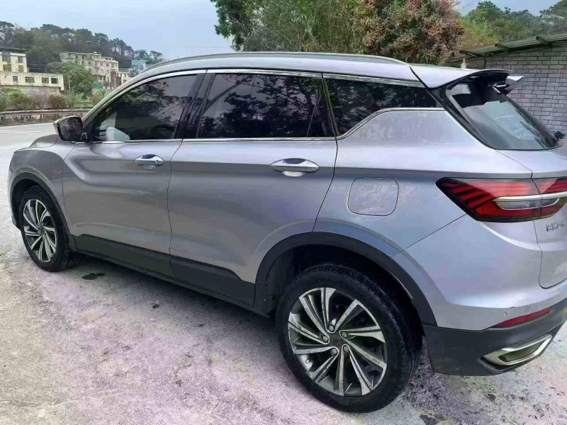 北海19年吉利缤越8