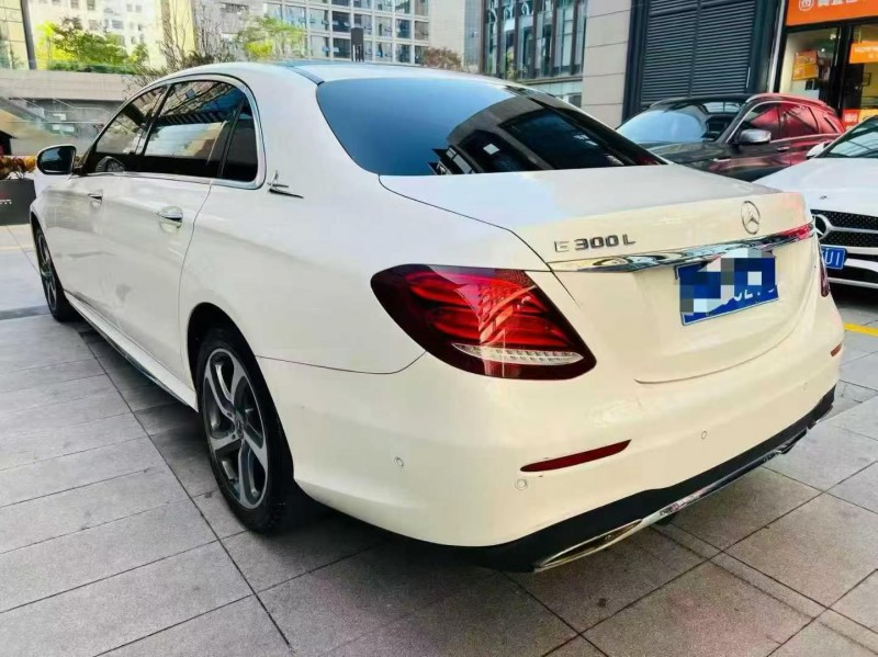 深圳19年奔驰E8