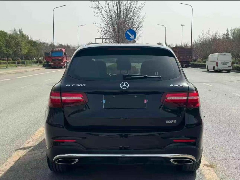 济宁17年奔驰GLC7