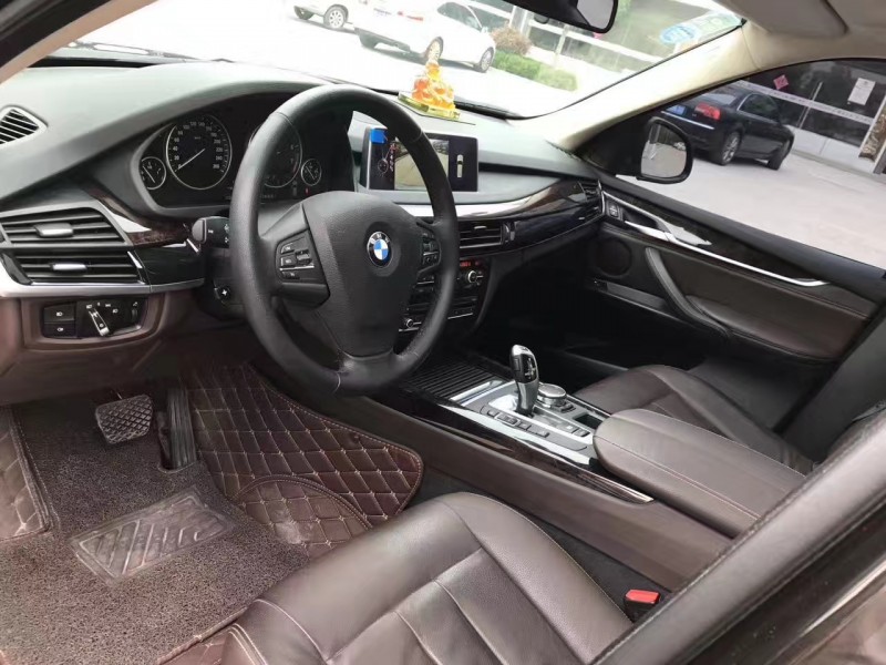 济宁16年宝马X54