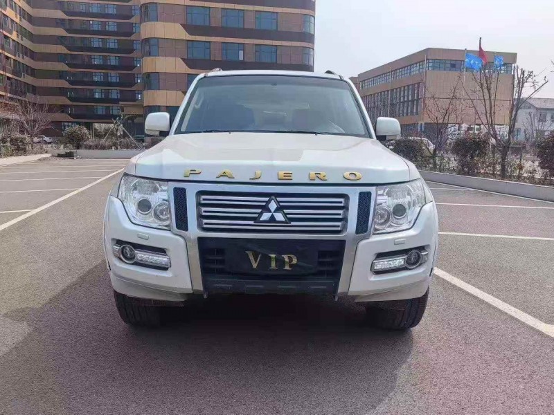 棗莊19年三菱帕杰羅1