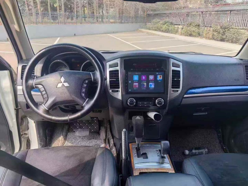 棗莊19年三菱帕杰羅4