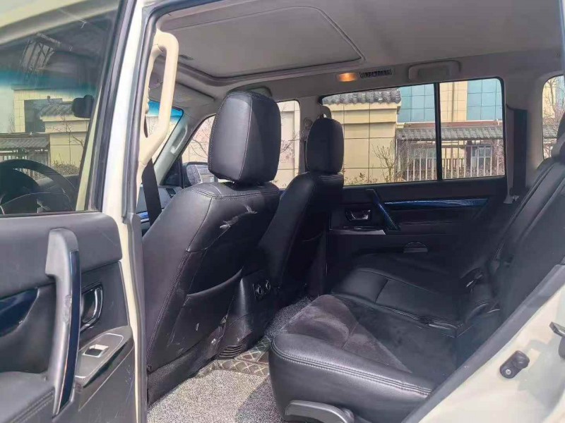 棗莊19年三菱帕杰羅5