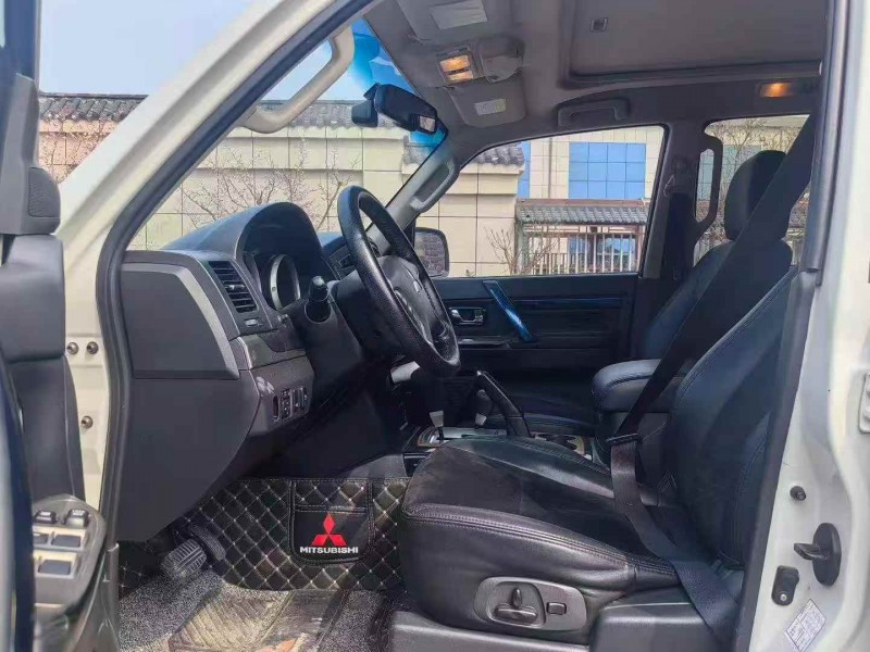 棗莊19年三菱帕杰羅6