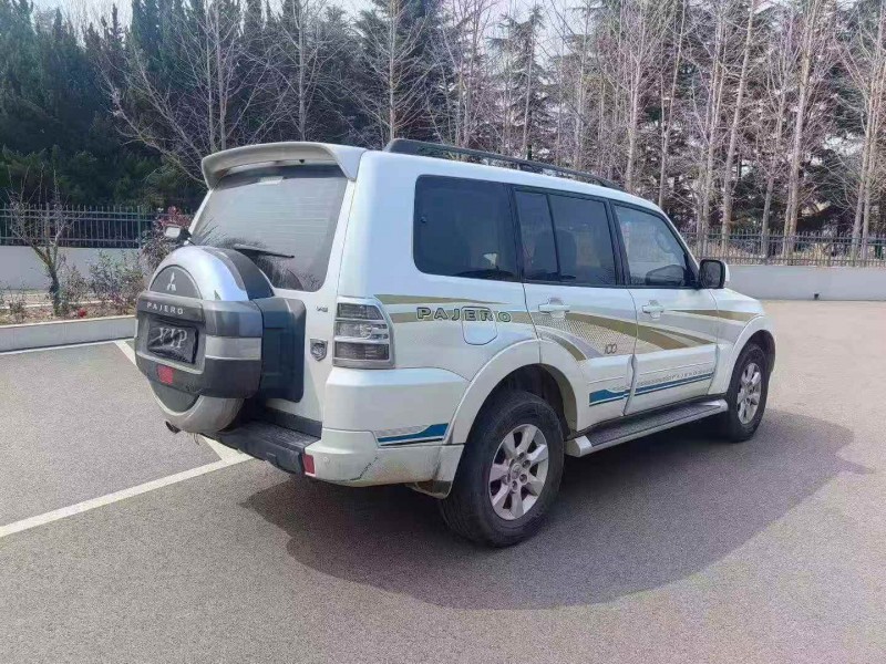 棗莊19年三菱帕杰羅9