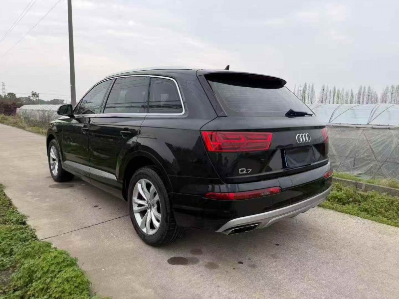 金華19年奧迪Q77