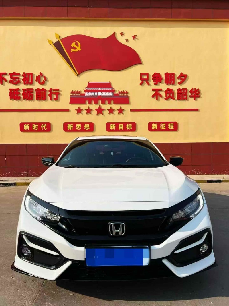 青岛22年本田思域1