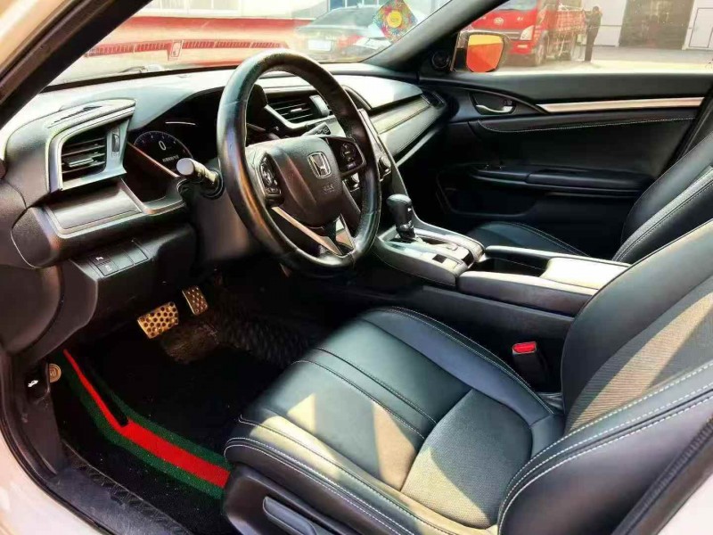 青岛22年本田思域4