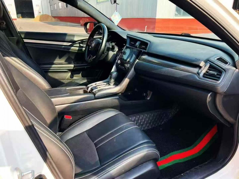 青岛22年本田思域6