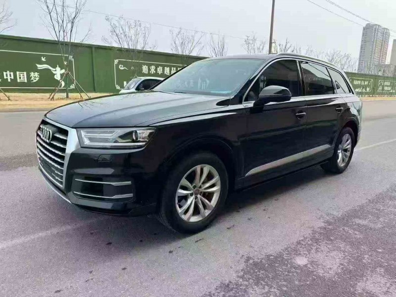 濟寧17年奧迪Q73