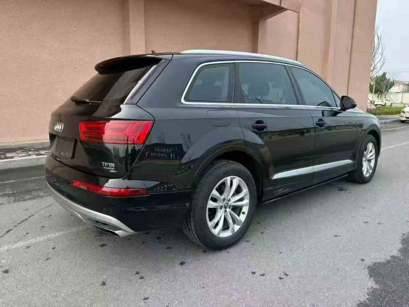 濟寧17年奧迪Q79