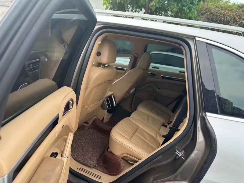 珠海14年保时捷卡宴3