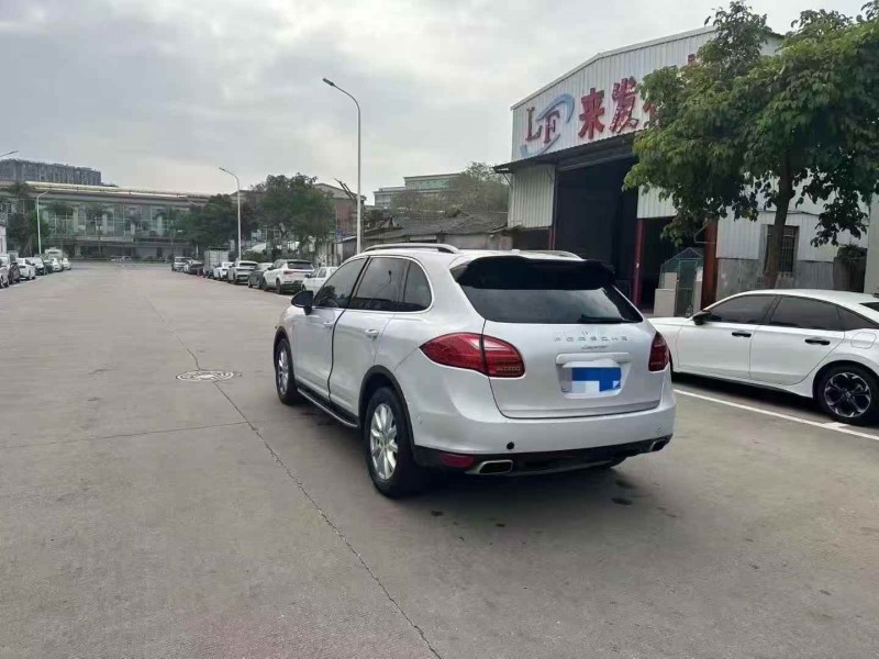 珠海14年保时捷卡宴8