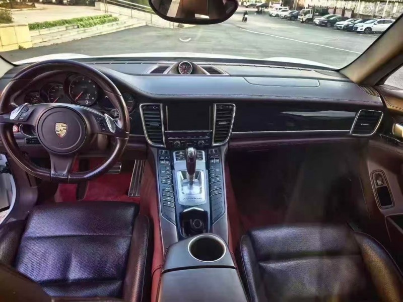 新余16年保时捷帕拉梅拉5